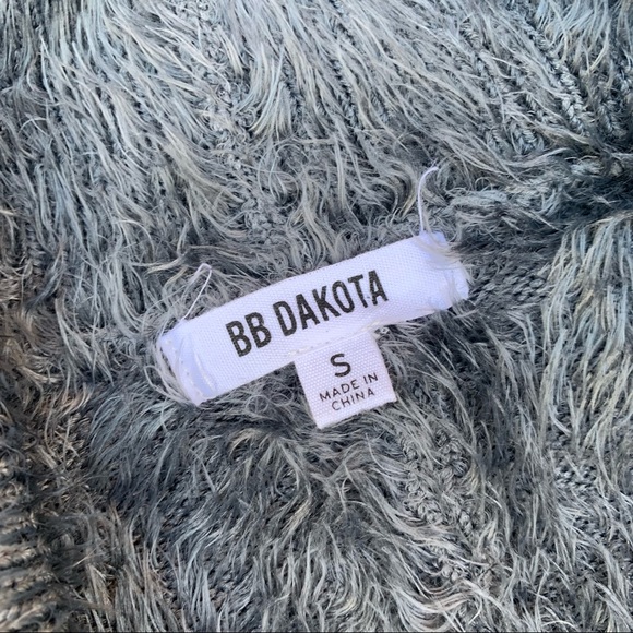 BB Dakota Fuzzy Grey Edwin Sweater size S - Picture 3 of 4